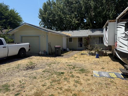 8045 Hale Way, White City, OR, 97503-1327 | Card Image
