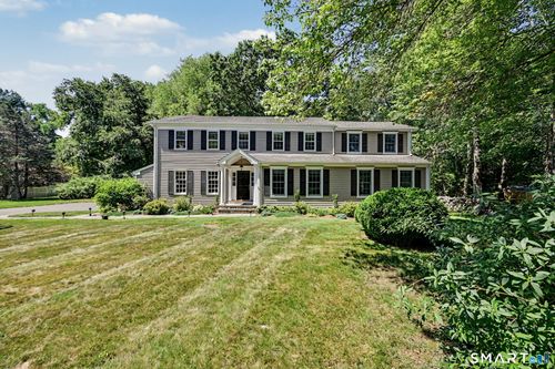 92 Thornwood Rd, Stamford, CT, 06903-2612 | Card Image