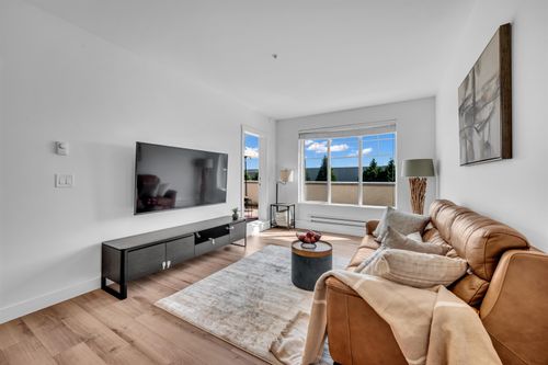 b209-20487 65 Ave, Langley, BC, V2Y3K6 | Card Image