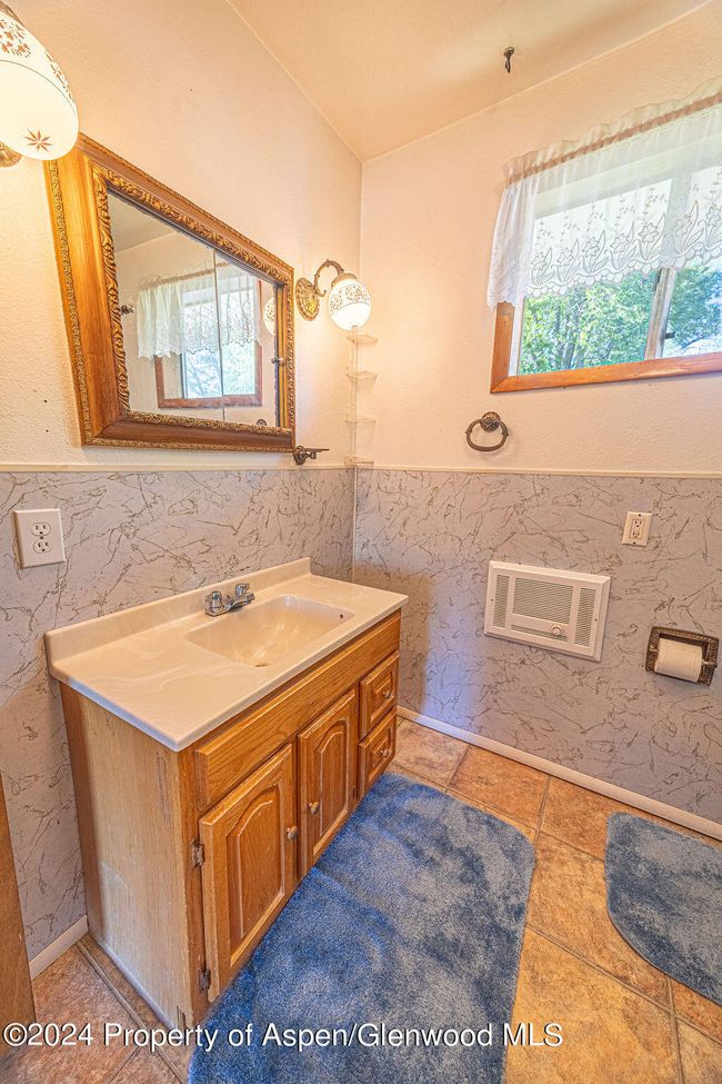 1008 Washington St, House other with 3 bedrooms, 2 bathrooms and null parking in Craig CO | Image 23