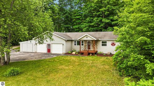 3443 American Way Nw, Williamsburg, MI, 49690-9441 | Card Image