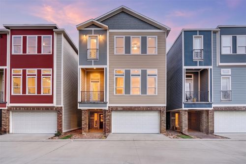 2121 Bidwell Dr, Houston, TX, 77018-1490 | Card Image
