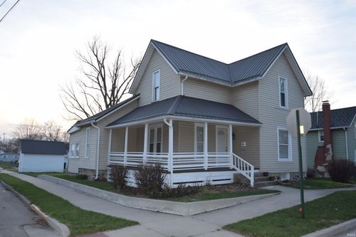 301 N Lake St, Syracuse, IN, 46567-1322 | Card Image