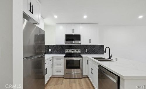 apt-214-17000 Burbank Blvd, Encino, CA, 91316-1822 | Card Image