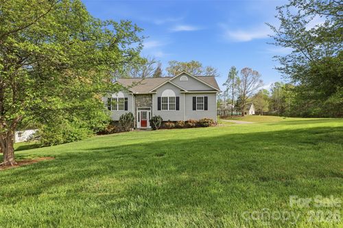 552 Meadowridge Dr, Taylorsville, NC, 28681-8260 | Card Image