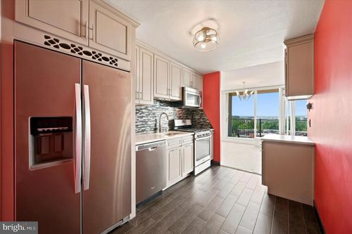 15r-3900 Ford Rd, PHILADELPHIA, PA, 19131-2032 | Card Image