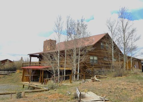 1404 Warm Springs Dr, Dubois, WY, 82513-9760 | Card Image