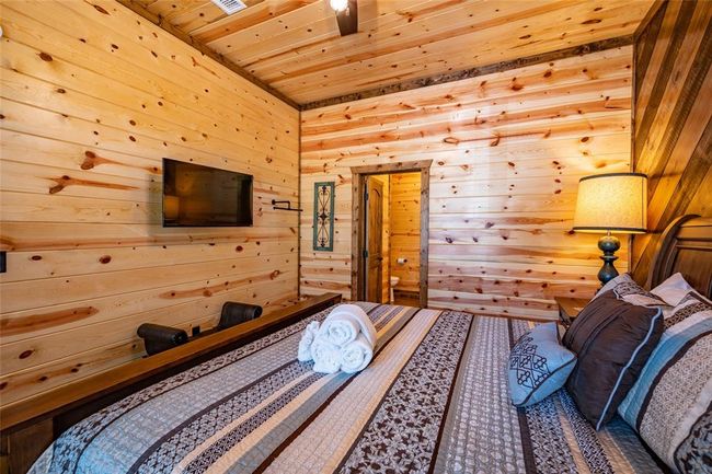317 Sugar Pine Loop, House other with 4 bedrooms, 5 bathrooms and null parking in Broken Bow OK | Image 21