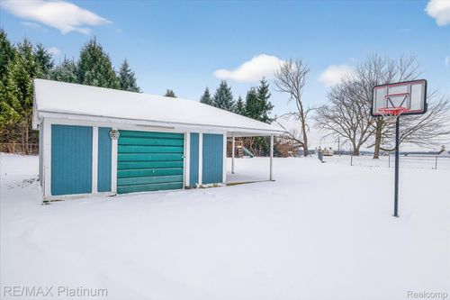 3965 Parsons Rd, Howell, MI, 48855-9617 | Card Image