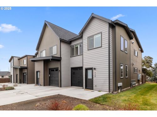 550 Nw 28th Ct, Redmond, OR, 97756-5539 | Card Image