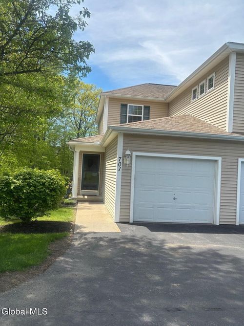 701 Royale Ct, Troy, NY, 12180-8554 | Card Image