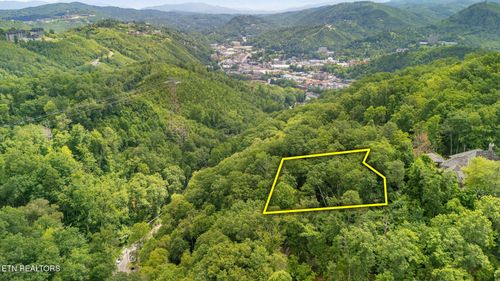 6 Ski Mountain Rd, Gatlinburg, TN, 37738 | Card Image