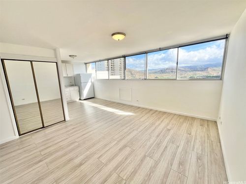 1706-5180 Likini St, Honolulu, HI, 96818-3037 | Card Image