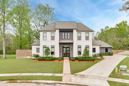 8126 Oakridge Dr, Baton Rouge, LA, 70810-2379 | Card Image