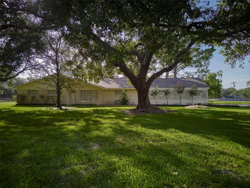 902 Clover Ridge Ave, Friendswood, TX, 77546-4310 | Card Image