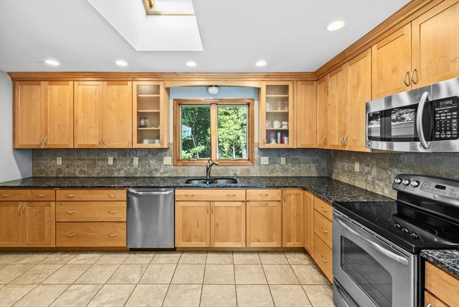 11 Walnut St, House other with 3 bedrooms, 3 bathrooms and 6 parking in Assonet MA | Image 11