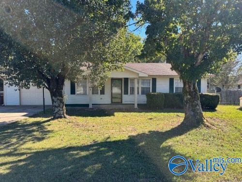 26558 Nick Davis Rd, Athens, AL, 35613-6312 | Card Image