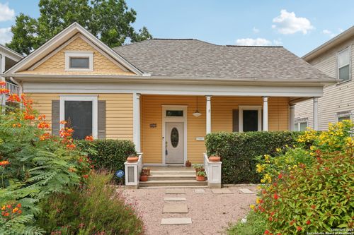 207 Florida St, San Antonio, TX, 78210-1527 | Card Image