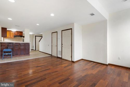 2400 Druid Hill Ave, BALTIMORE, MD, 21217-1826 | Card Image