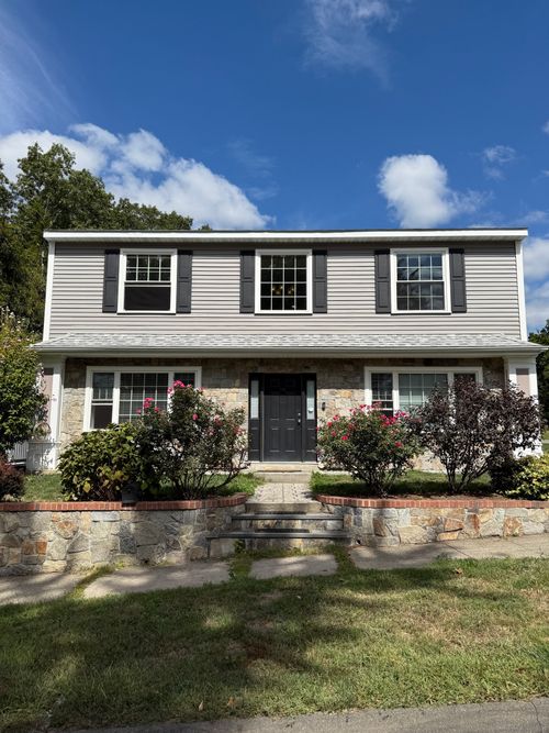 714 Center St, Wallingford, CT, 06492-3828 | Card Image