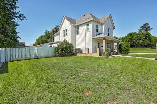 1323 W Noble Ave, Guthrie, OK, 73044-2429 | Card Image