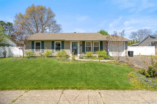 158 Glenmere Way, Holbrook, NY, 11741-5022 | Card Image