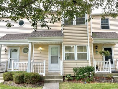 11 - 11 Hancock Commons, Condo with 2 bedrooms, 1 bathrooms and null parking in Yaphank NY | Image 1