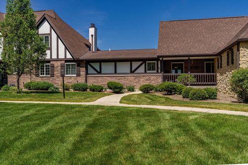 45 Golf Pkwy, Madison, WI, 53704-7003 | Card Image