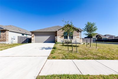 609 Bluejack Way, House other with 4 bedrooms, 2 bathrooms and 4 parking in Hutto TX | Image 1