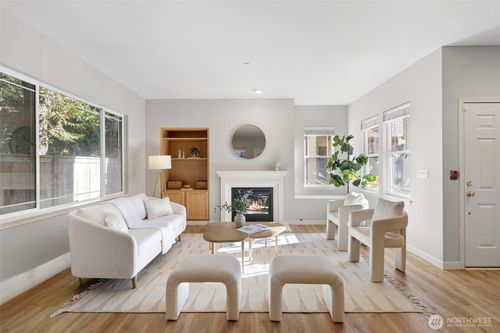 18-10769 221st Ln Ne, Redmond, WA, 98053-2002 | Card Image