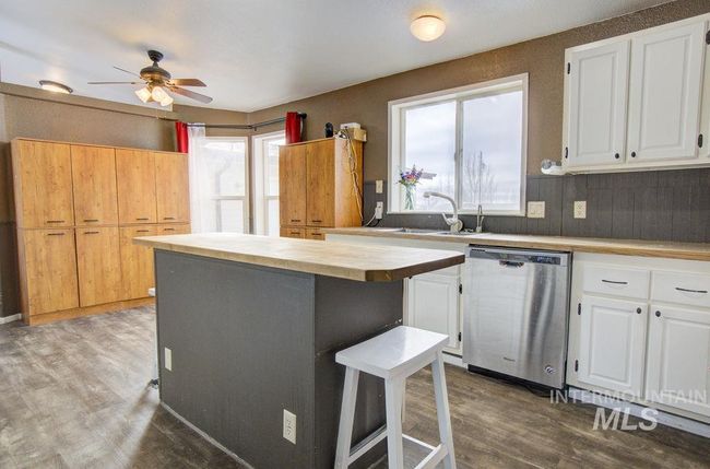 1126 E 720 N, House other with 3 bedrooms, 2 bathrooms and 2 parking in Richfield ID | Image 5