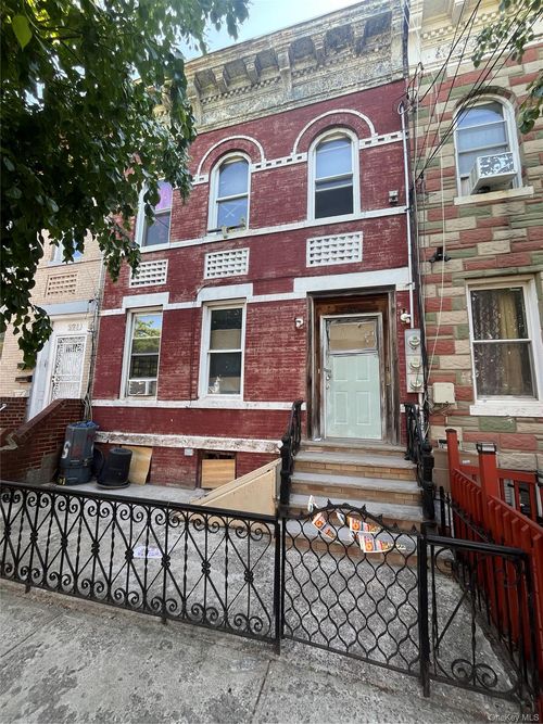 593 Warwick St, Brooklyn, NY, 11207-4923 | Card Image