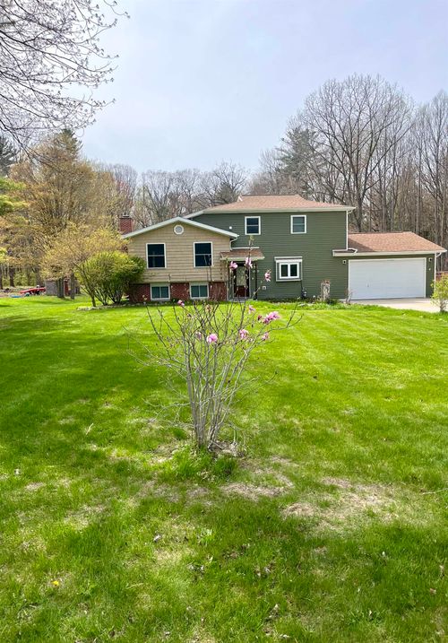 2028 Werner Rd, Columbus, MI, 48063-3725 | Card Image