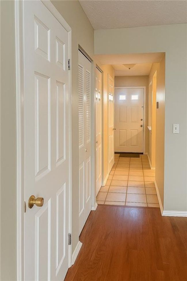 5581 Marbut Rd, Townhouse with 3 bedrooms, 2 bathrooms and null parking in Lithonia GA | Image 4