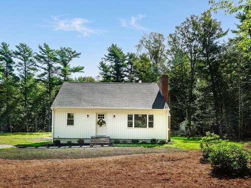 8 Tabor Ln, Rochester, MA, 02770 | Card Image