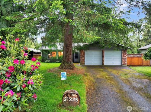 31325 Ne 106th St, Carnation, WA, 98014-9713 | Card Image