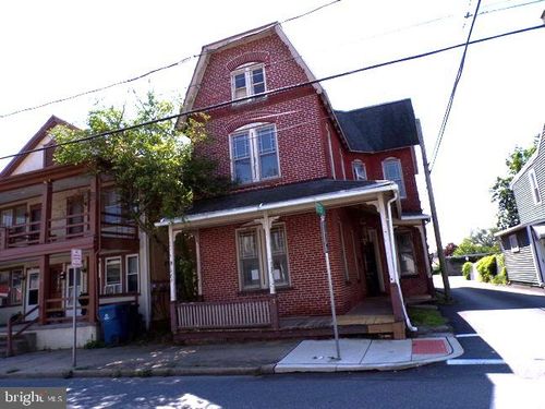 27 W Ferdinand St, MANHEIM, PA, 17545-1831 | Card Image