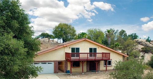 7254 Studio Rd, Canoga Park, CA, 91304-1028 | Card Image