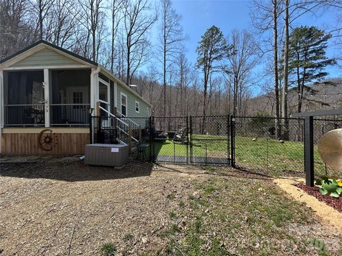73 Bear Oat Trl, Franklin, NC, 28734-2467 | Card Image