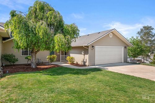 824 15th Ave, Lewiston, ID, 83501-3722 | Card Image