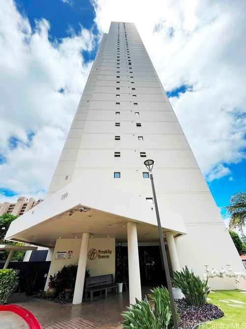 apt-9a-990 Ala Nanala St, Honolulu, HI, 96818-2961 | Card Image