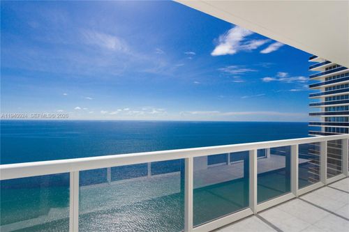ph4404-1800 S Ocean Dr, Hallandale Beach, FL, 33009-7734 | Card Image