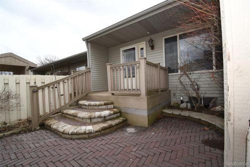unit-3-62310 Arlington Cir, South Lyon, MI, 48178-1748 | Card Image