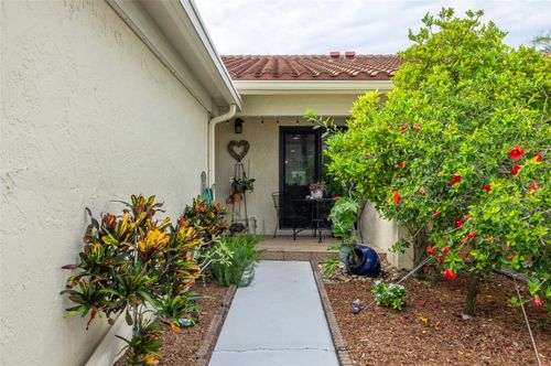 10152 Regal Dr, LARGO, FL, 33774-4937 | Card Image