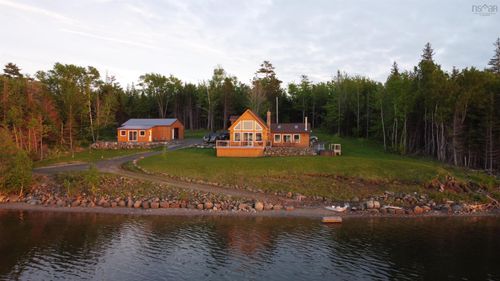 761 Stoney Point Rd, Stoney Point, NS, B0E2K0 | Card Image