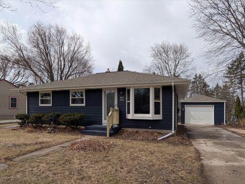 W60N761 Jefferson Ave, Cedarburg, WI, 53012-1351 | Card Image