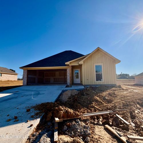 573 Patrick Farms Dr, Pearl, MS, 39208-9425 | Card Image