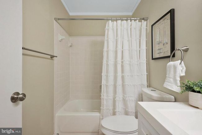 7470 Laurel Oak Ct, Townhouse with 2 bedrooms, 3 bathrooms and null parking in SPRINGFIELD VA | Image 23