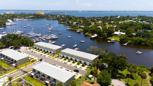 913 Paddleboard Ct, Melbourne, FL, 32935-6971 | Card Image