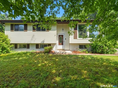 6 Pennywise Ln, Ledyard, CT, 06339-1738 | Card Image